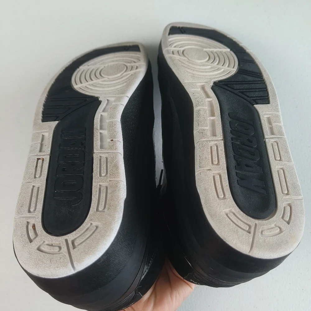 Jordan 2 Retro QF Black 2010 men's sports shoes size 13 style 395709-001. used d